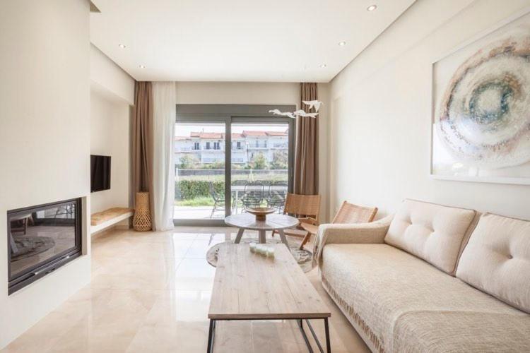 Hanioti Suite Maisonette In Front Of The Sea Dış mekan fotoğraf